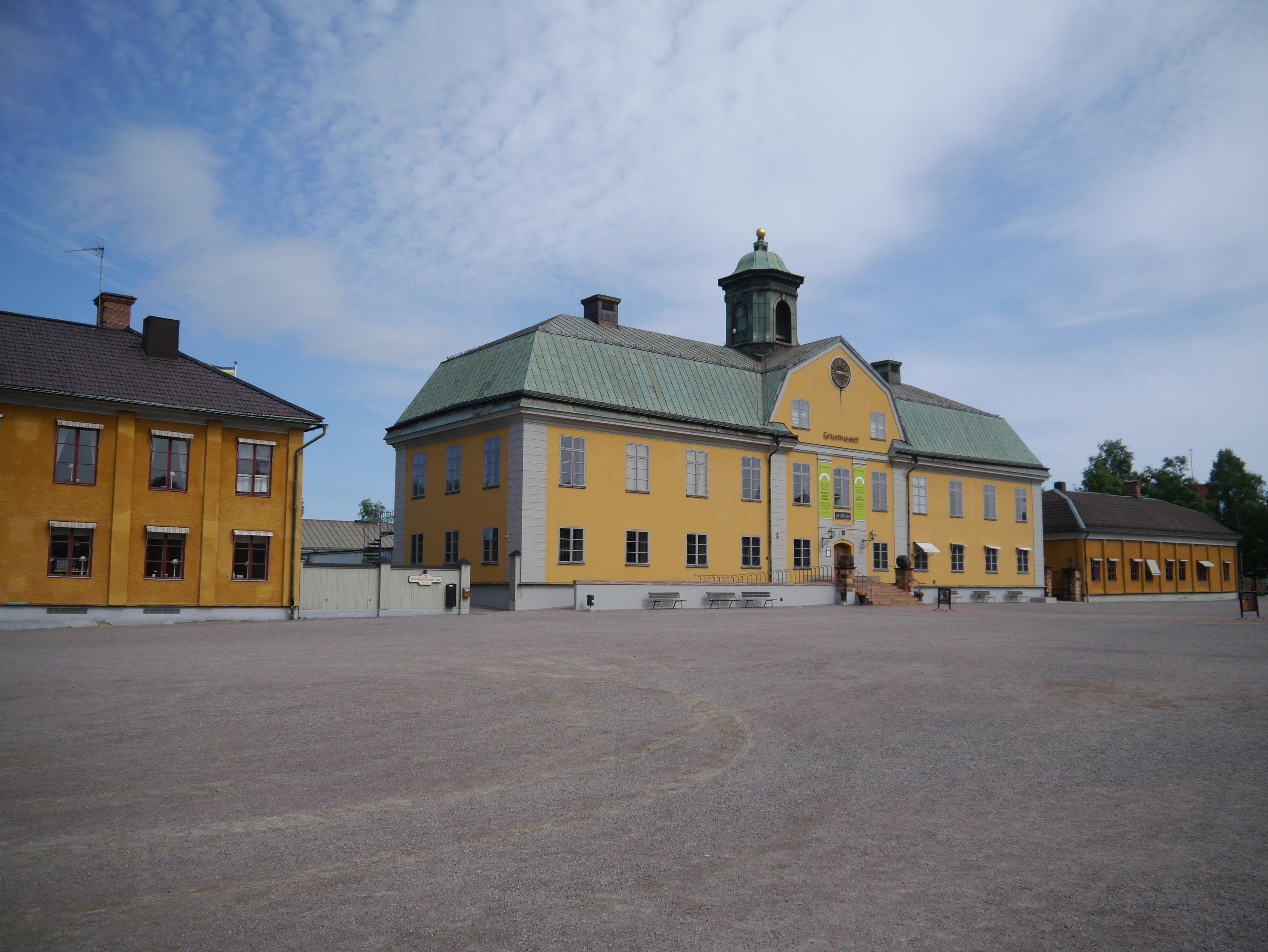 Gruvmuseets gula byggnader vid Falu gruva