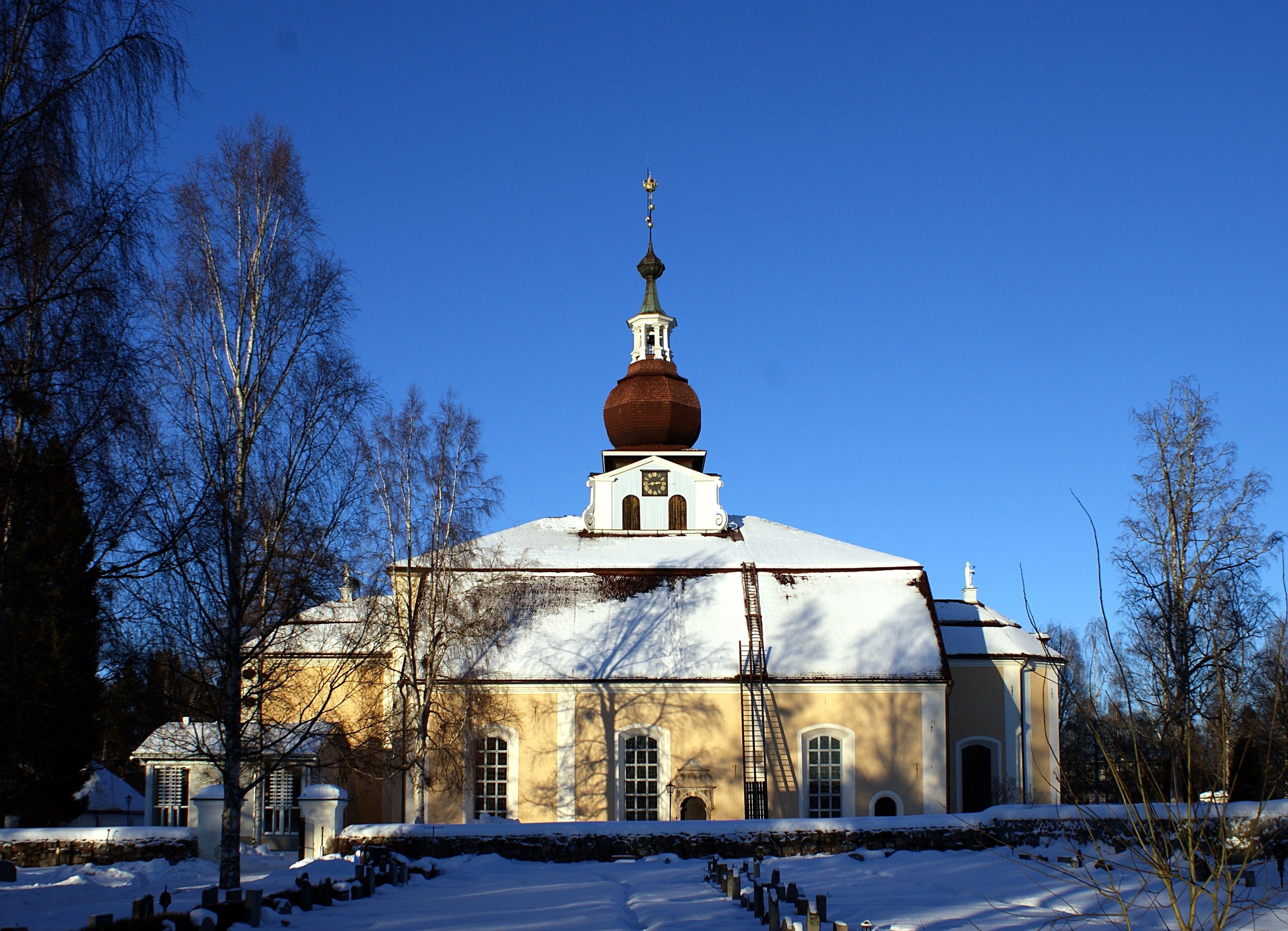 Leksands kyrka en vinterdag