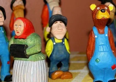 Trägubbar — handgjorda träfigurer från STH Bygg